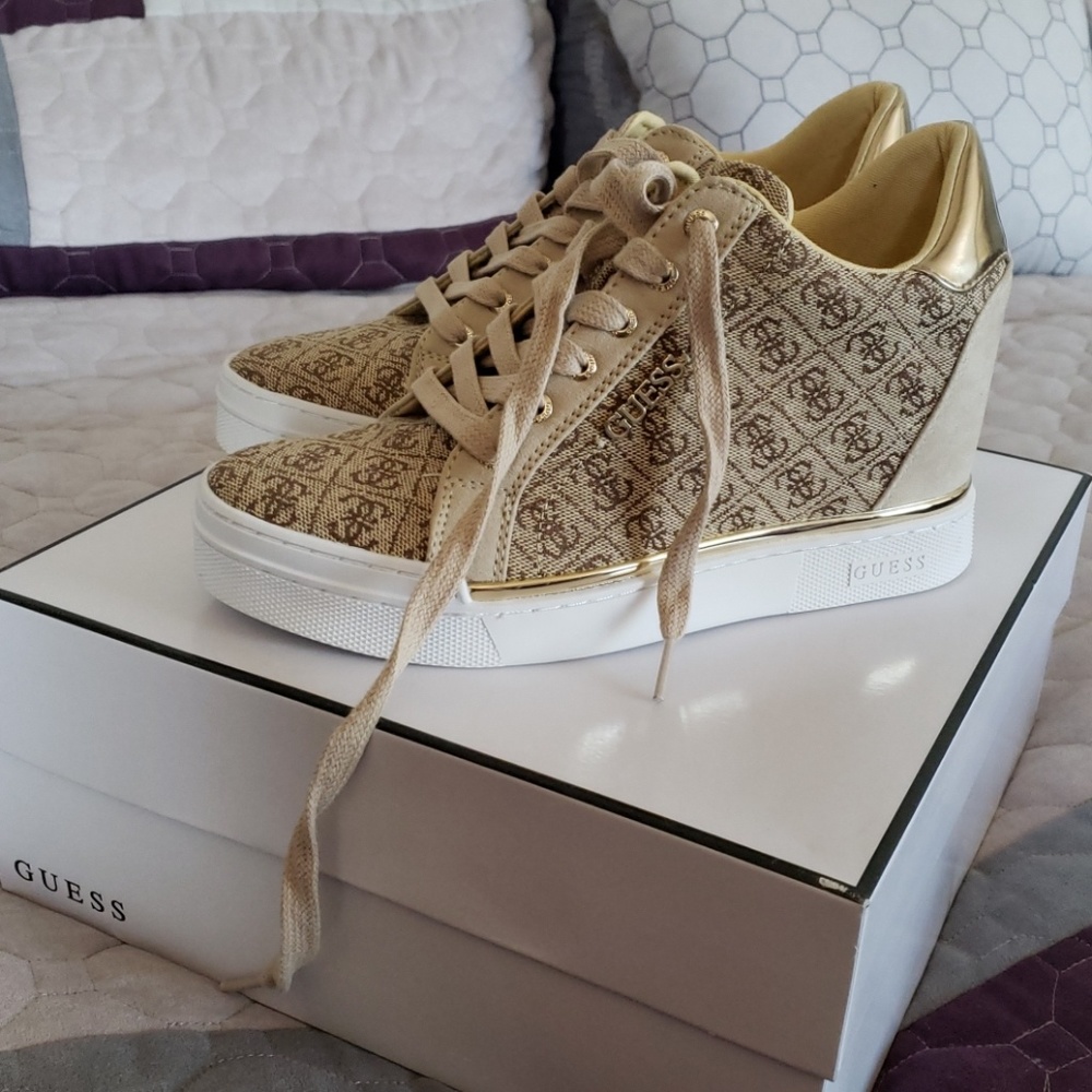 Guess shoe..new